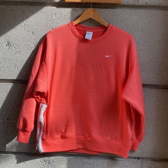 Nike Ladies Therma Fit Crew Neck - Picture 3 of 9